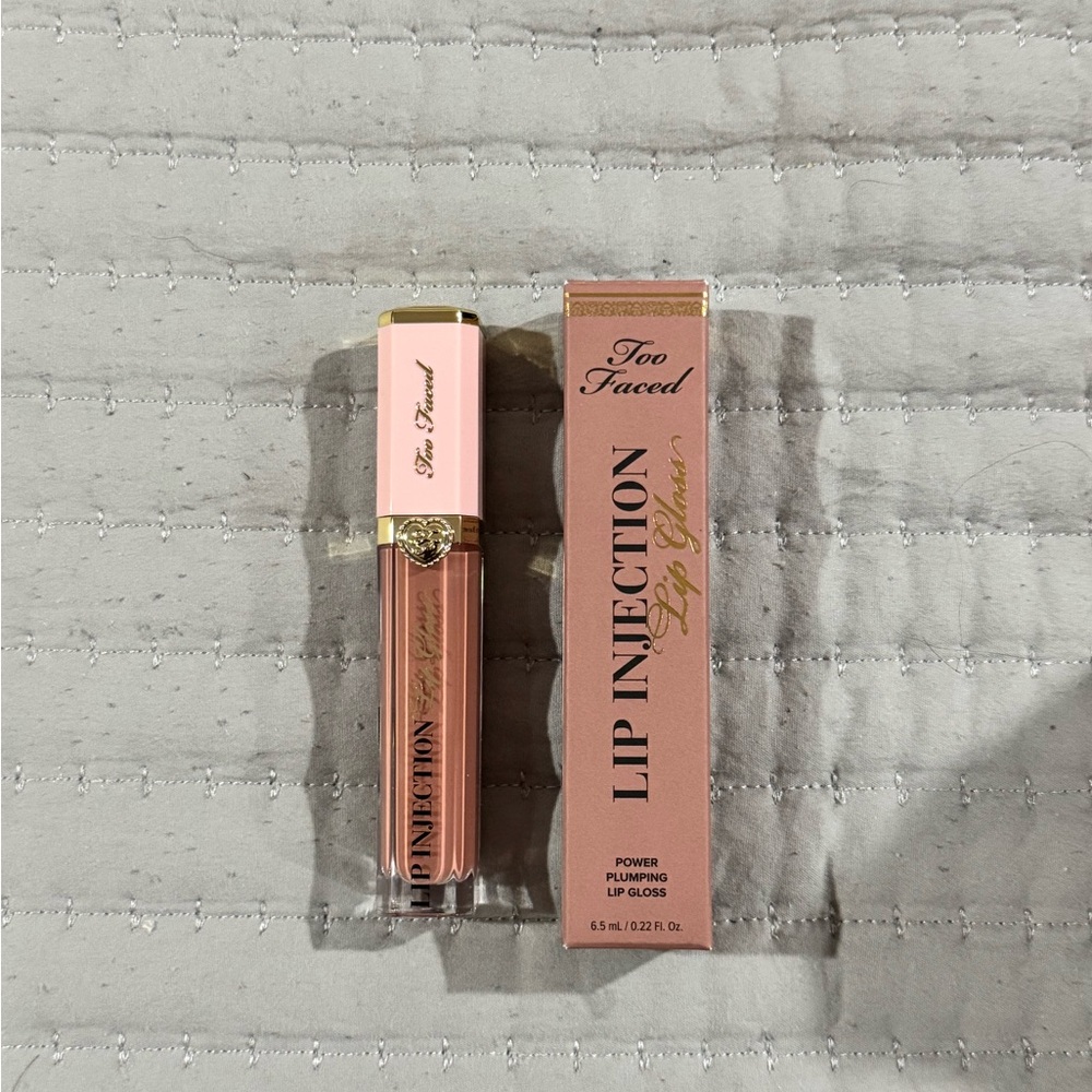 Too faced Lip Injection Lio Gloss soulmate